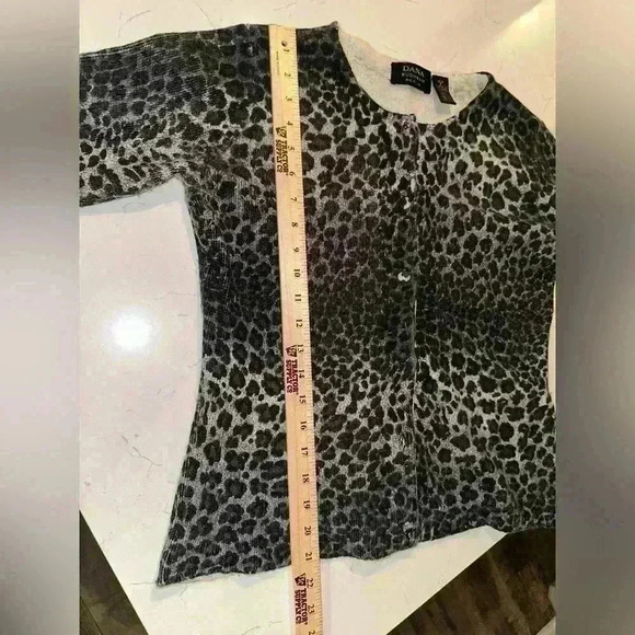 Women's Dana Buchman Leopard Animal Print Full Zip Wool Blend Cardigan Sweater P - Picture 7 of 7